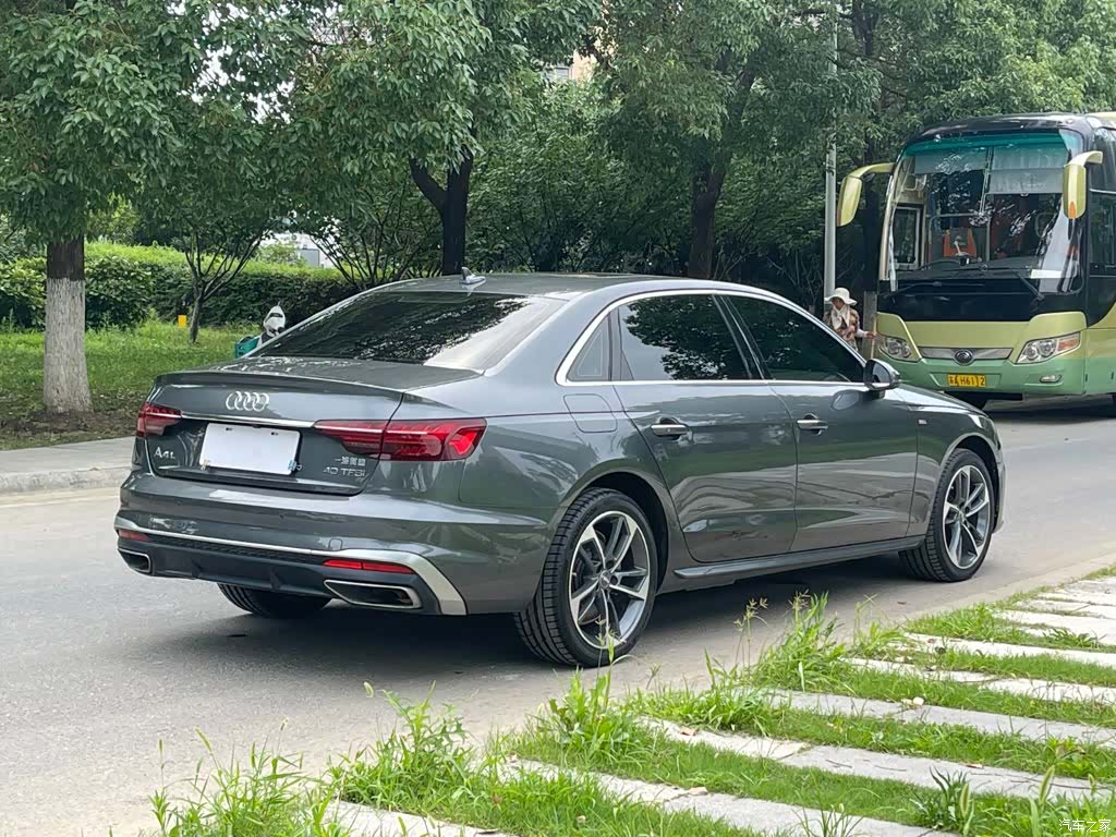 Audi A4L, 2021 7