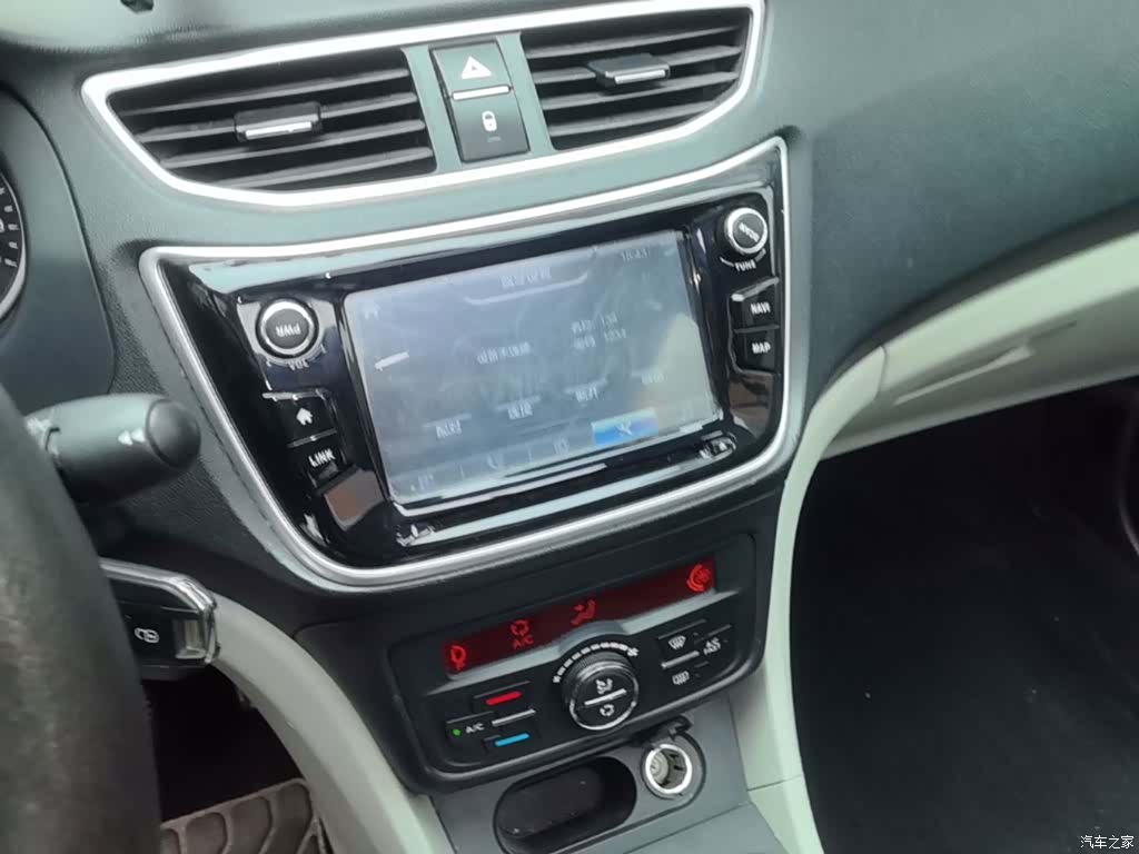 DongFeng L60, 2015 13