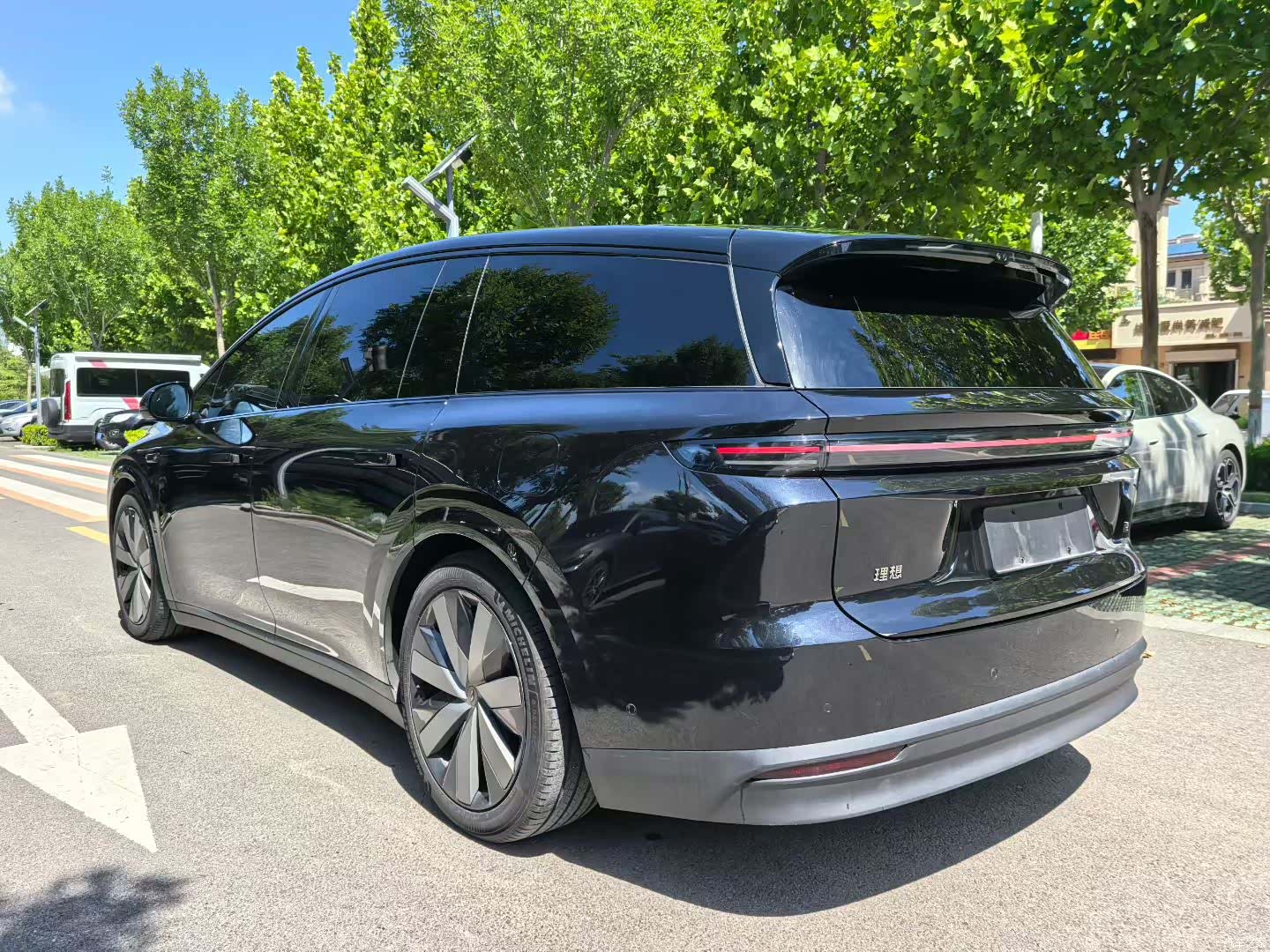 Li Auto i8, 2025 9