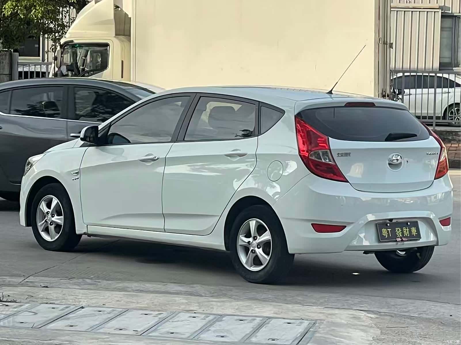Hyundai GLX, 2016 9