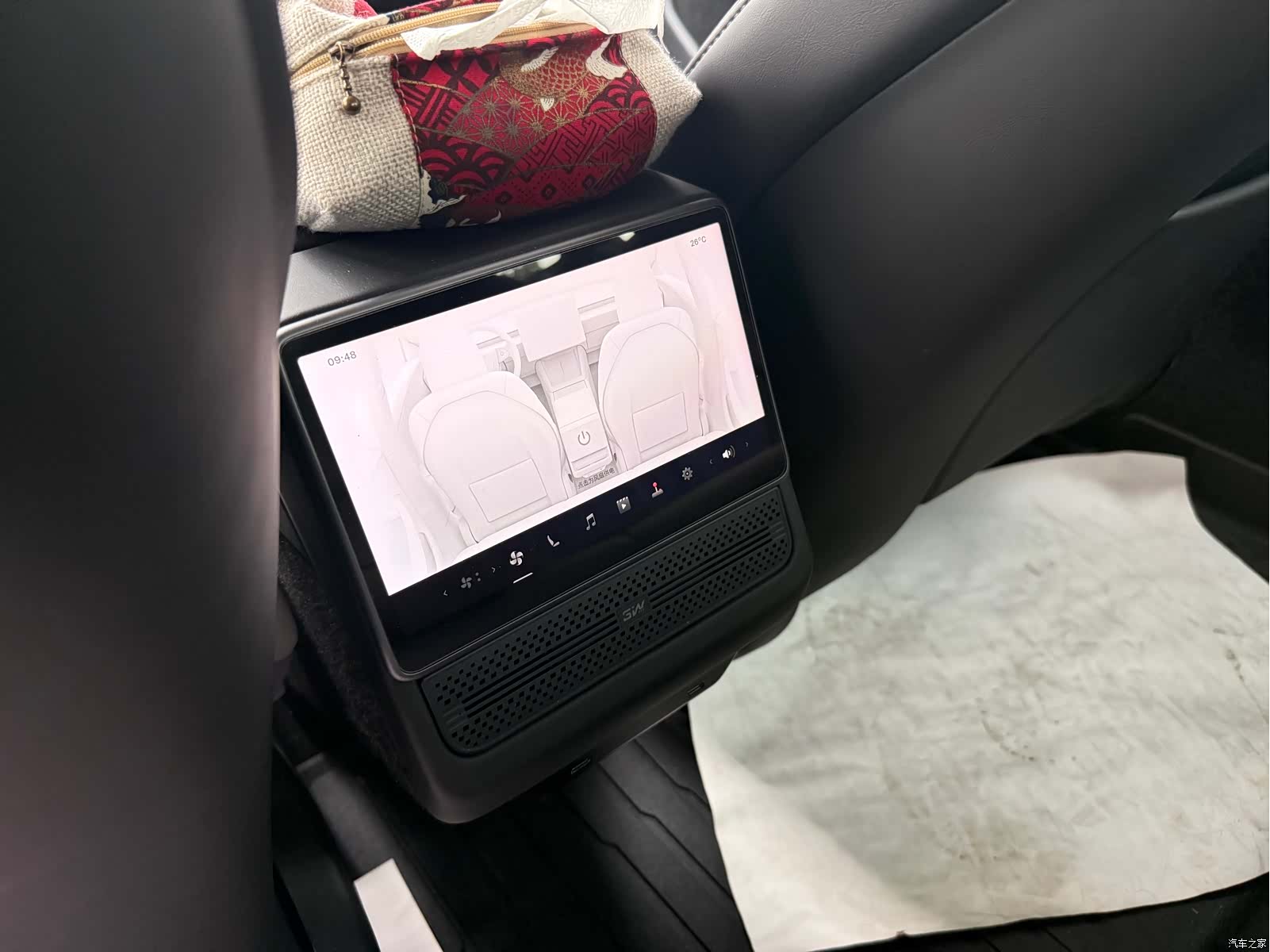 Tesla Model 3, 2025 8