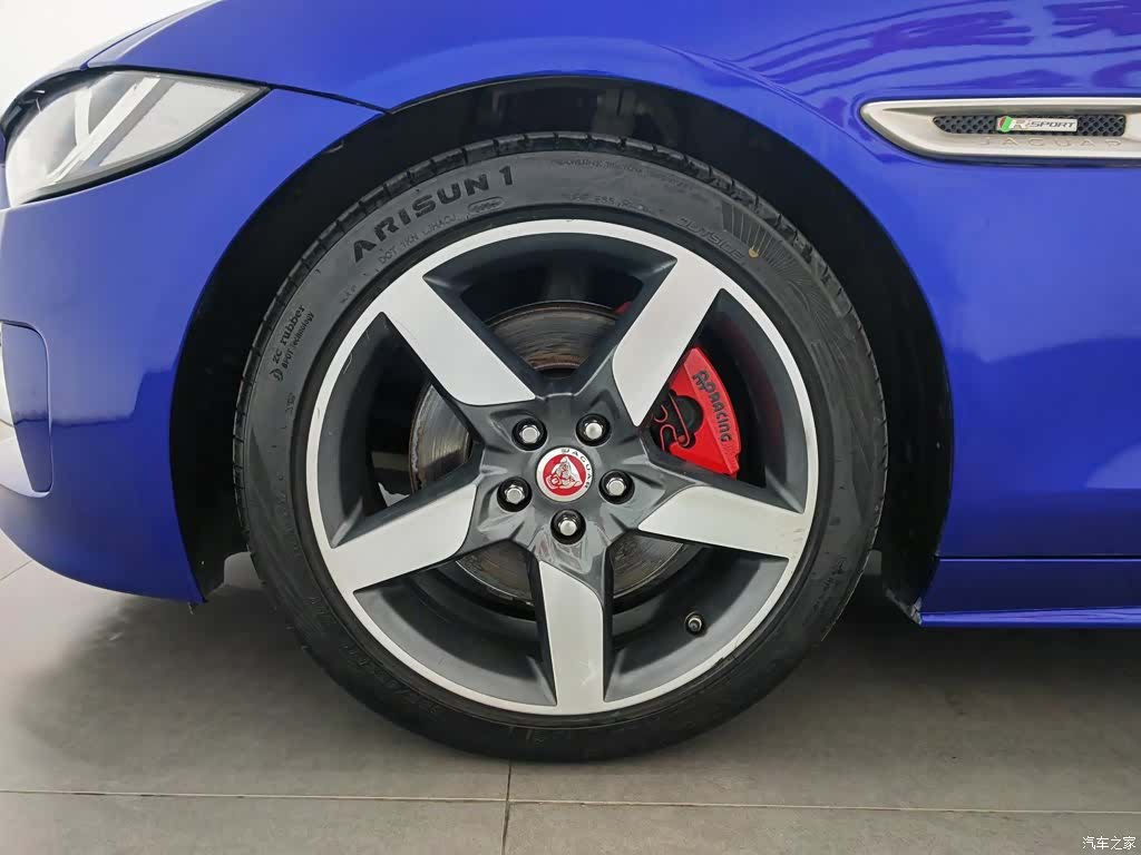 Jaguar XE, 2017 17