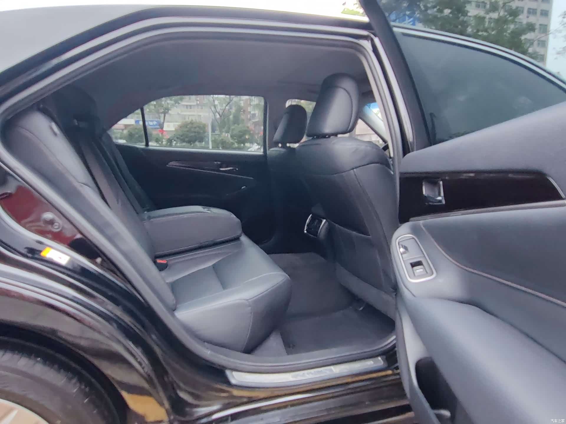 Toyota Crown, 2017 4