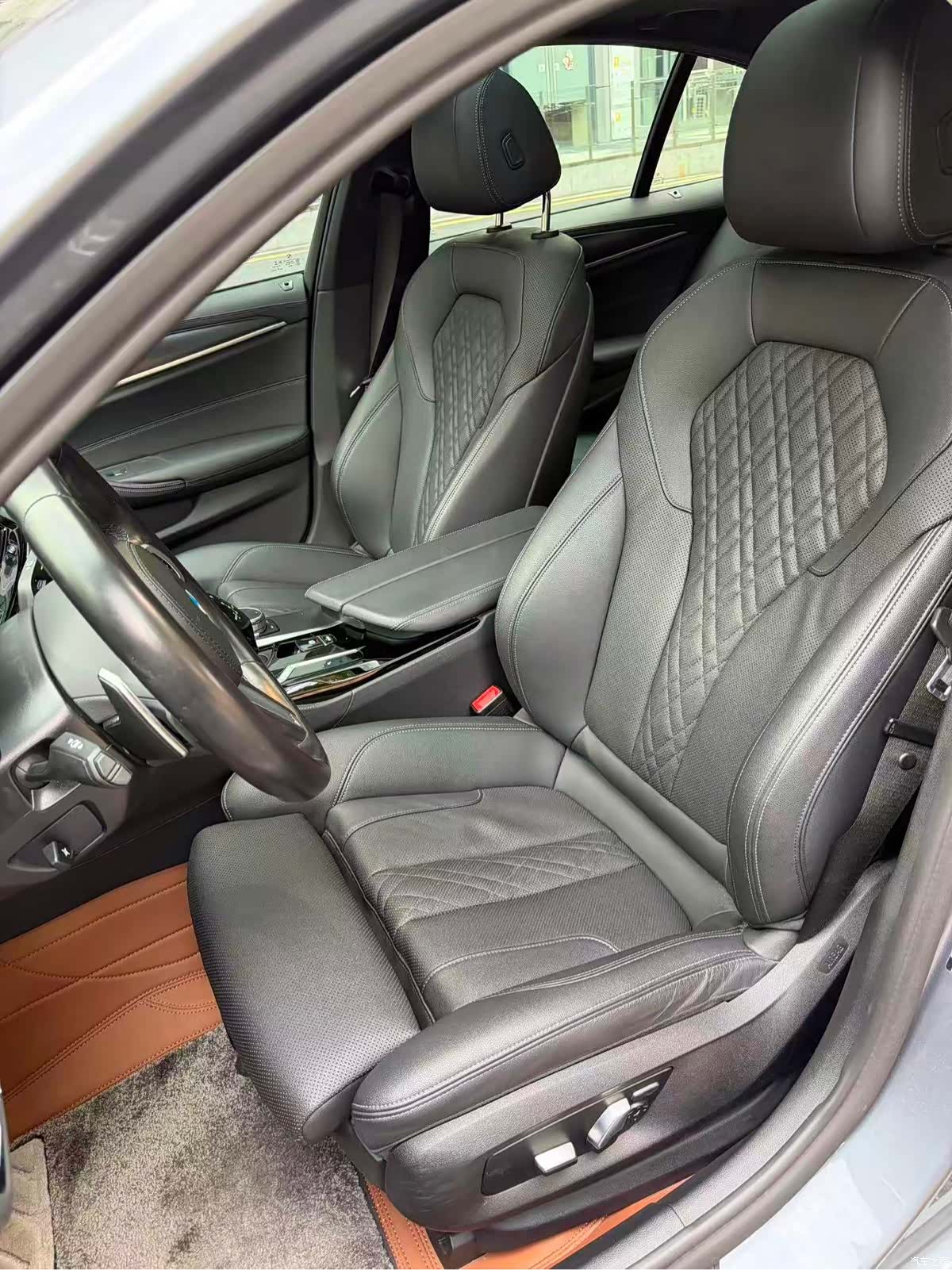 BMW 5 Series, 2022 все фото