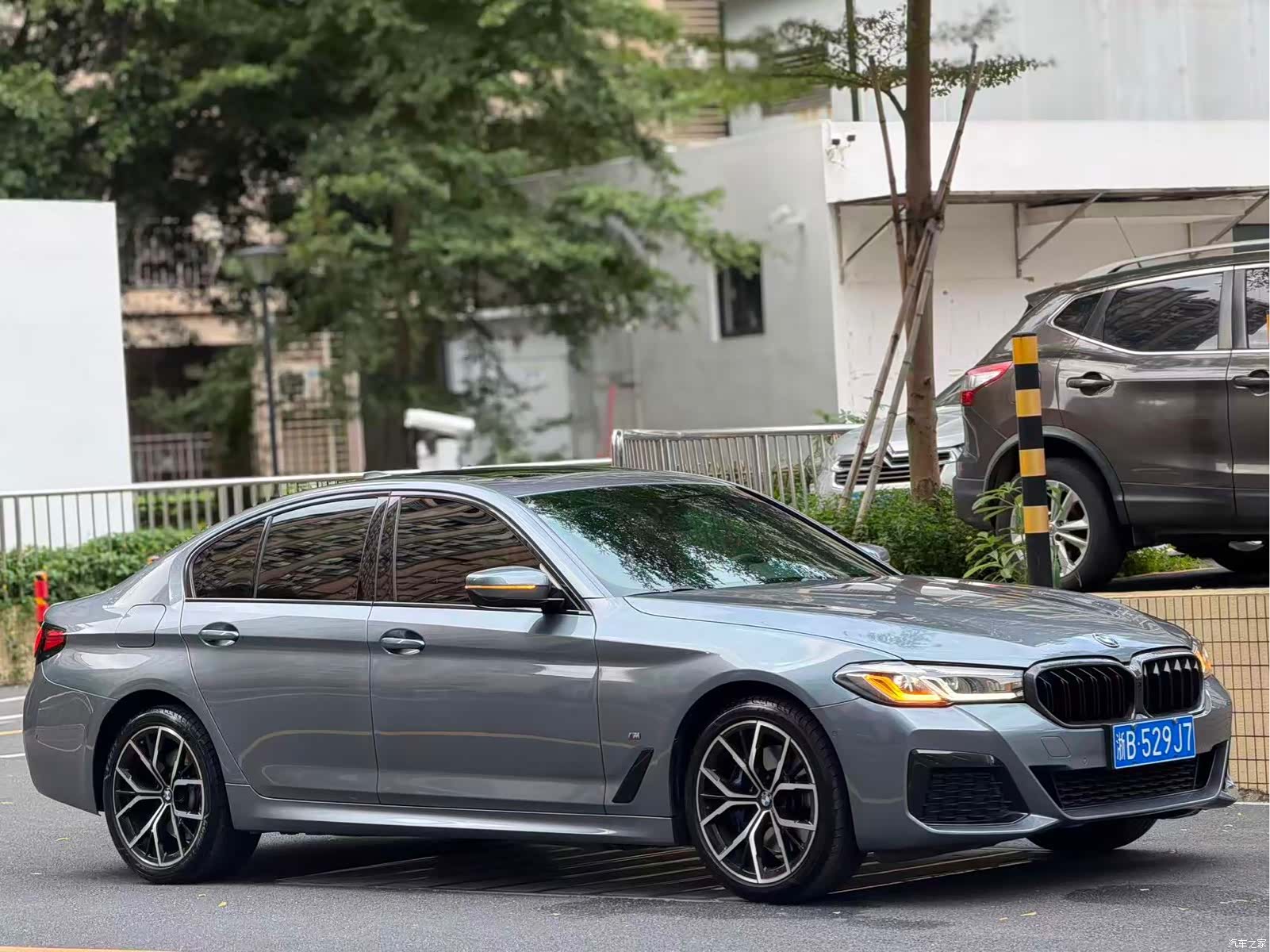 BMW 5 Series, 2022 1