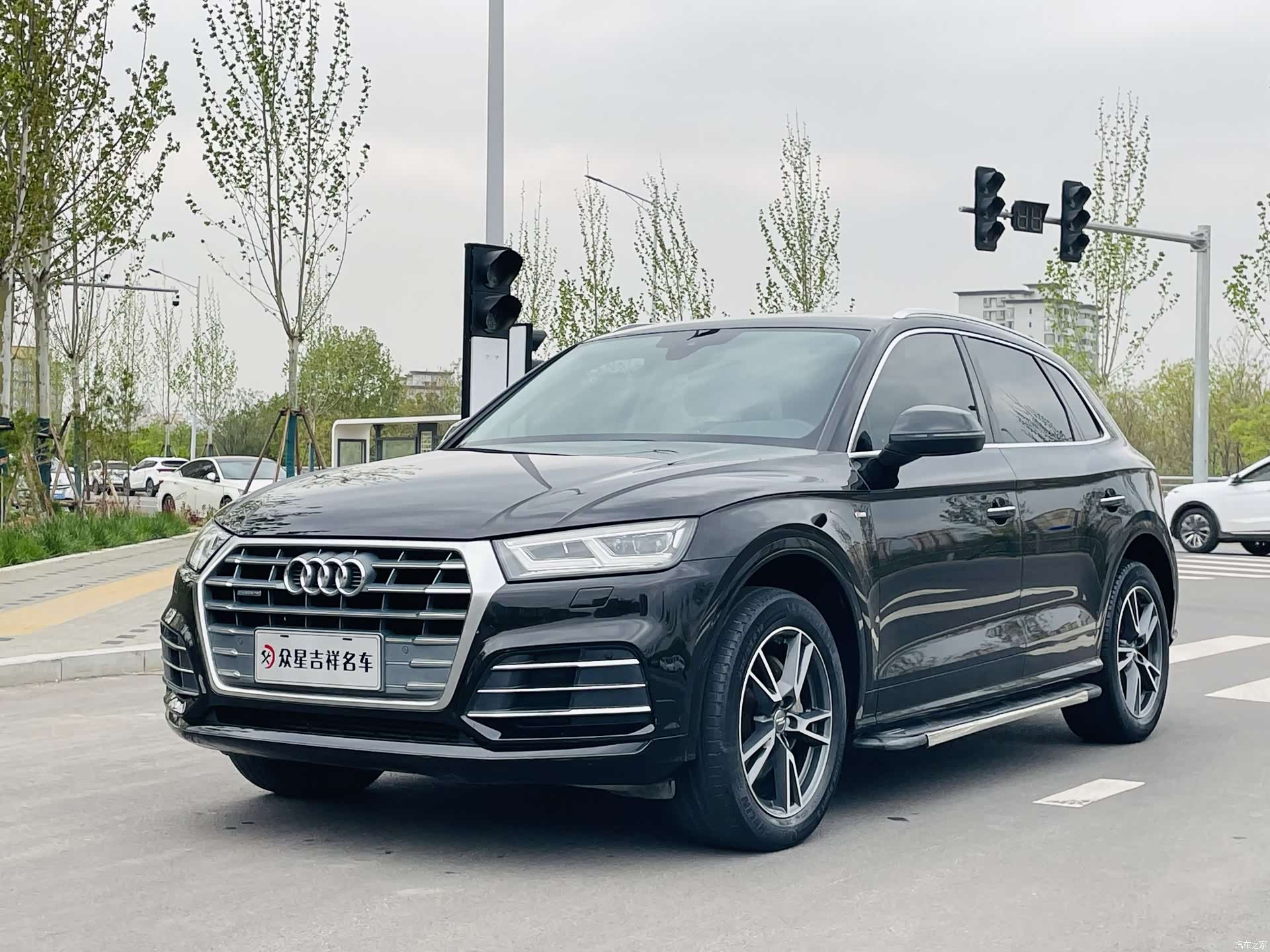Audi Q5L, 2019 3