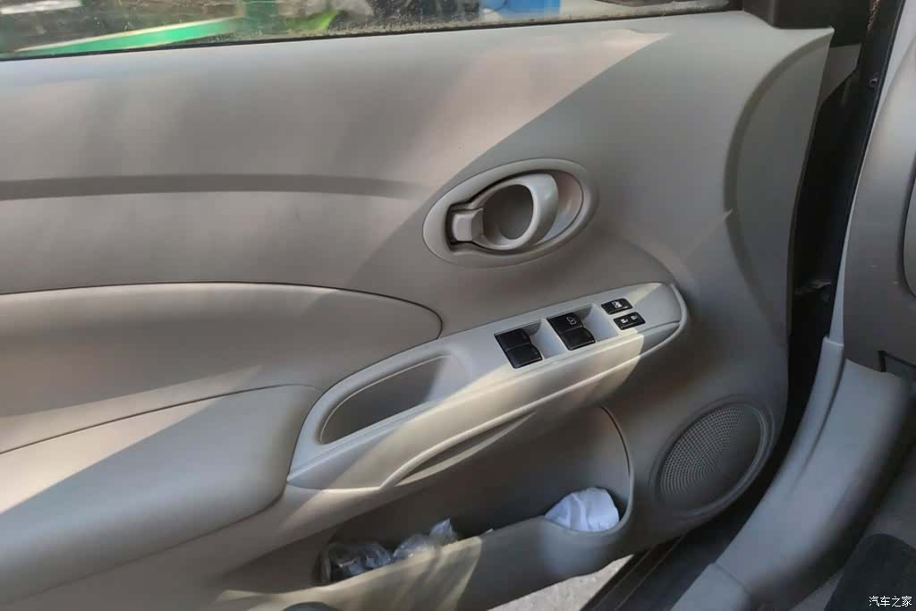 Nissan 1.5XE, 2012 7