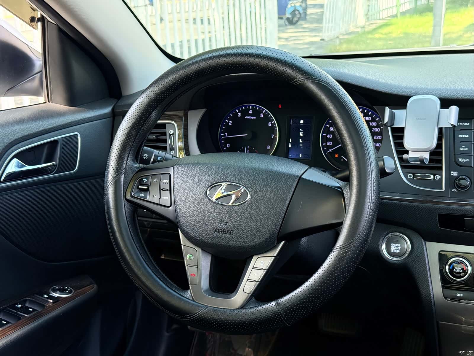 Hyundai GLS, 2016 6