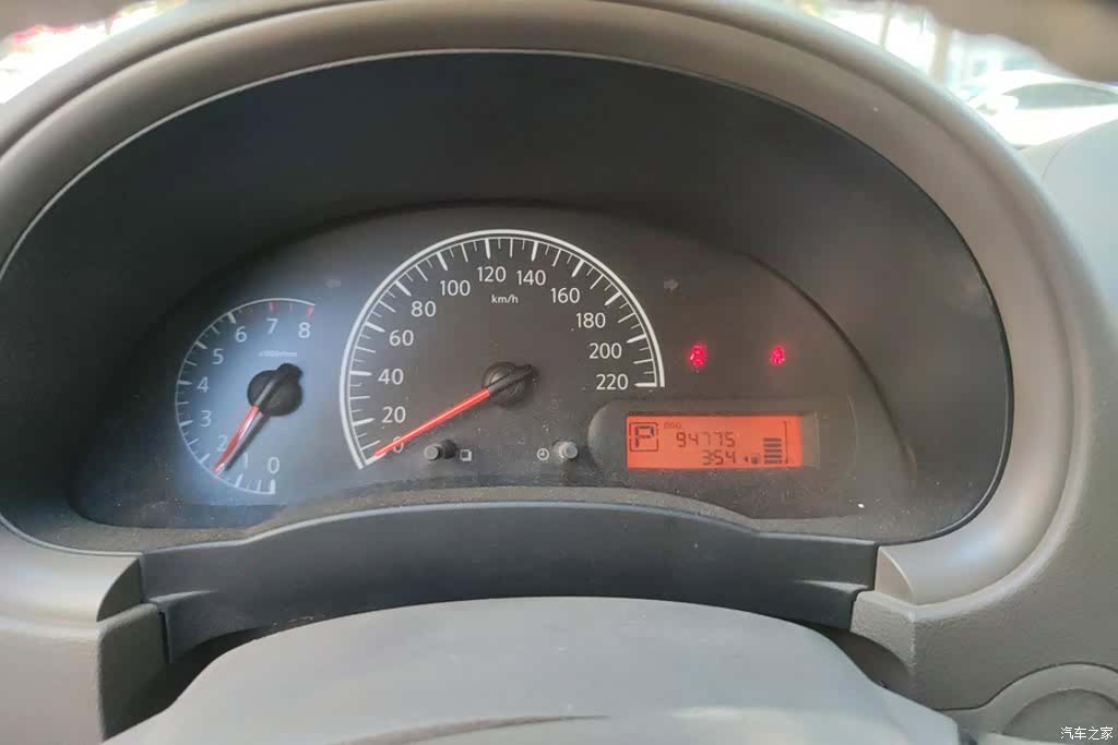Nissan 1.5XE, 2012 14