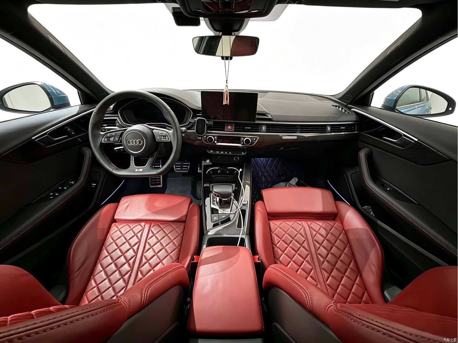 Audi S4, 2023 все фото