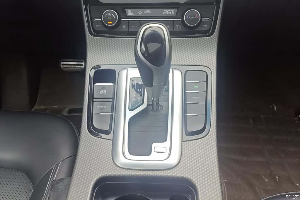 Geely Emgrand, 2018 16