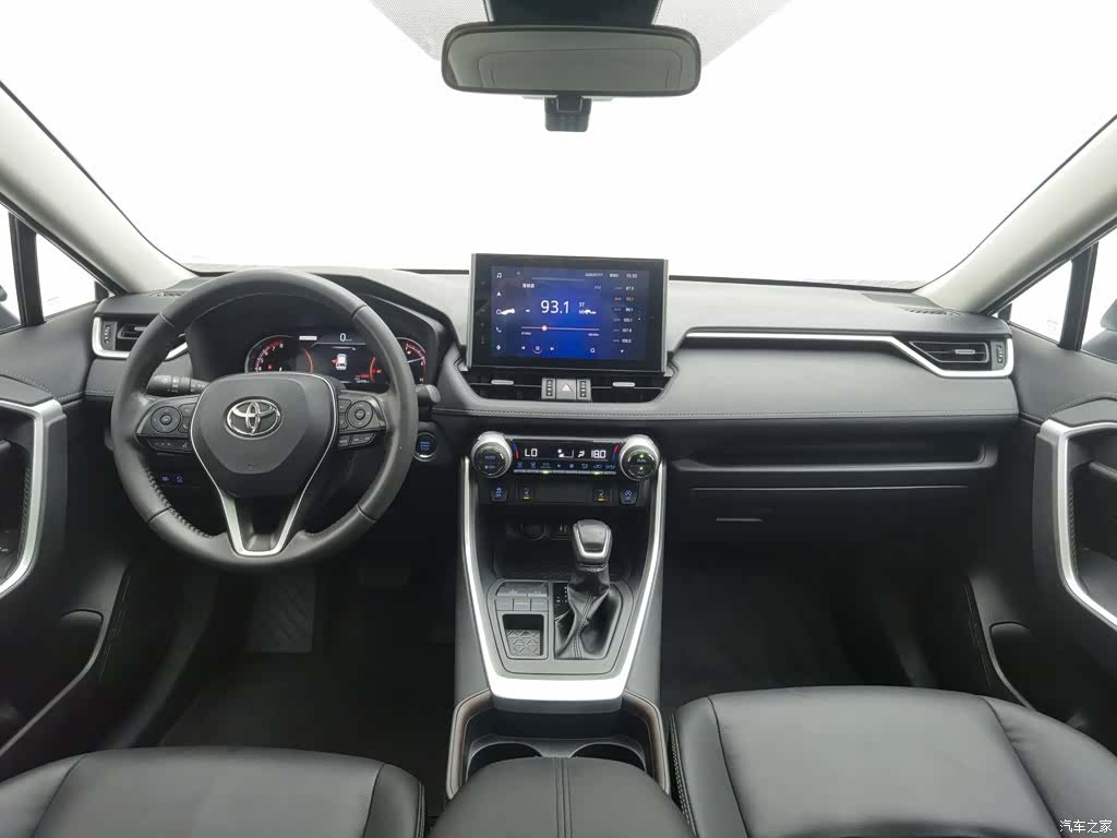 Toyota RAV4, 2022 все фото