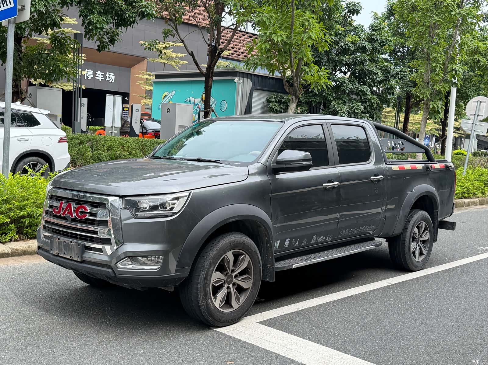 JAC T8, 2019 1