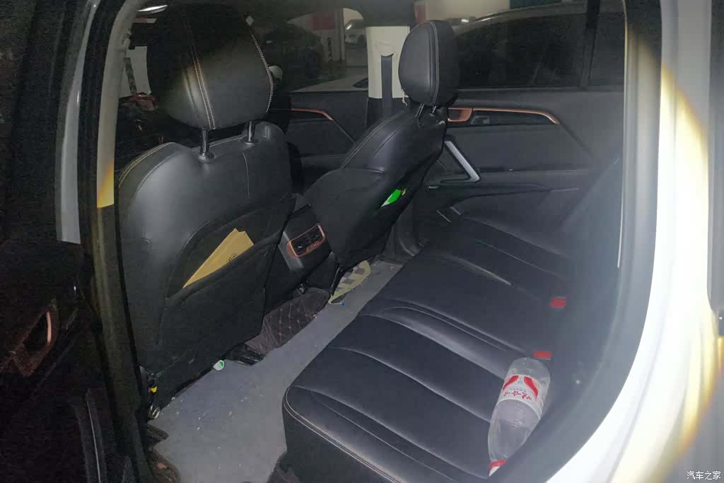 Wuling RS-5, 2019 11