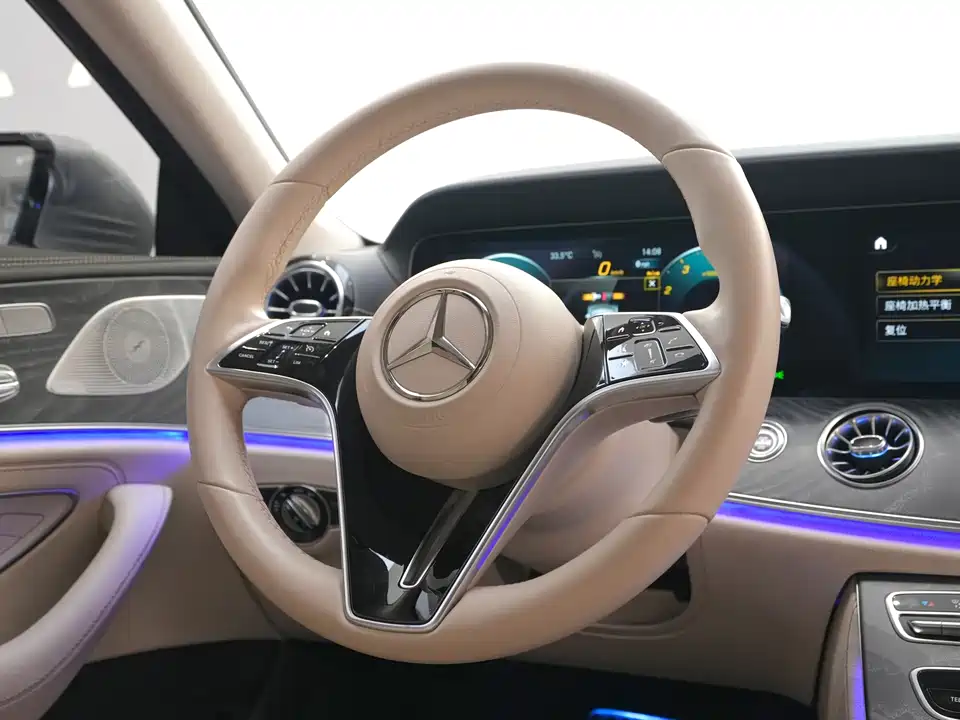Mercedes-Benz CLS Mercedes-Benz CLS