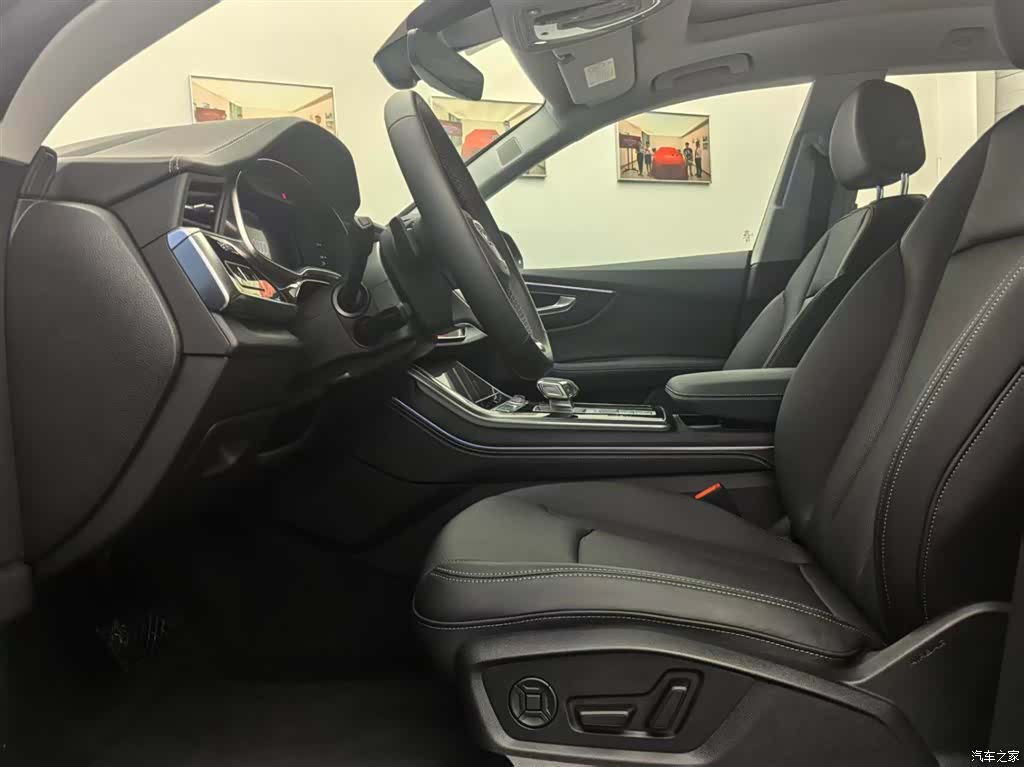 Audi Q8, 2025 9