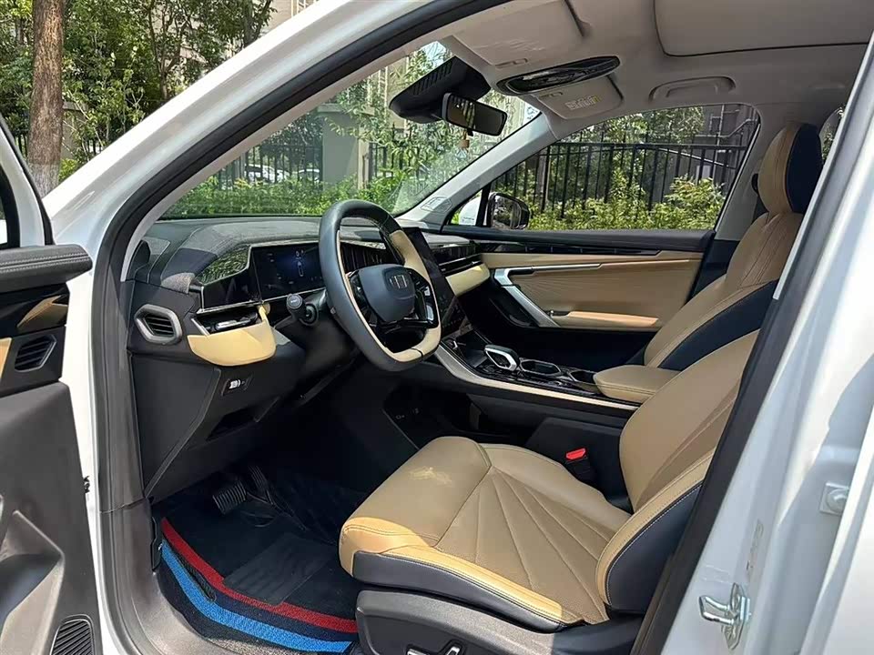 Geely Atlas L