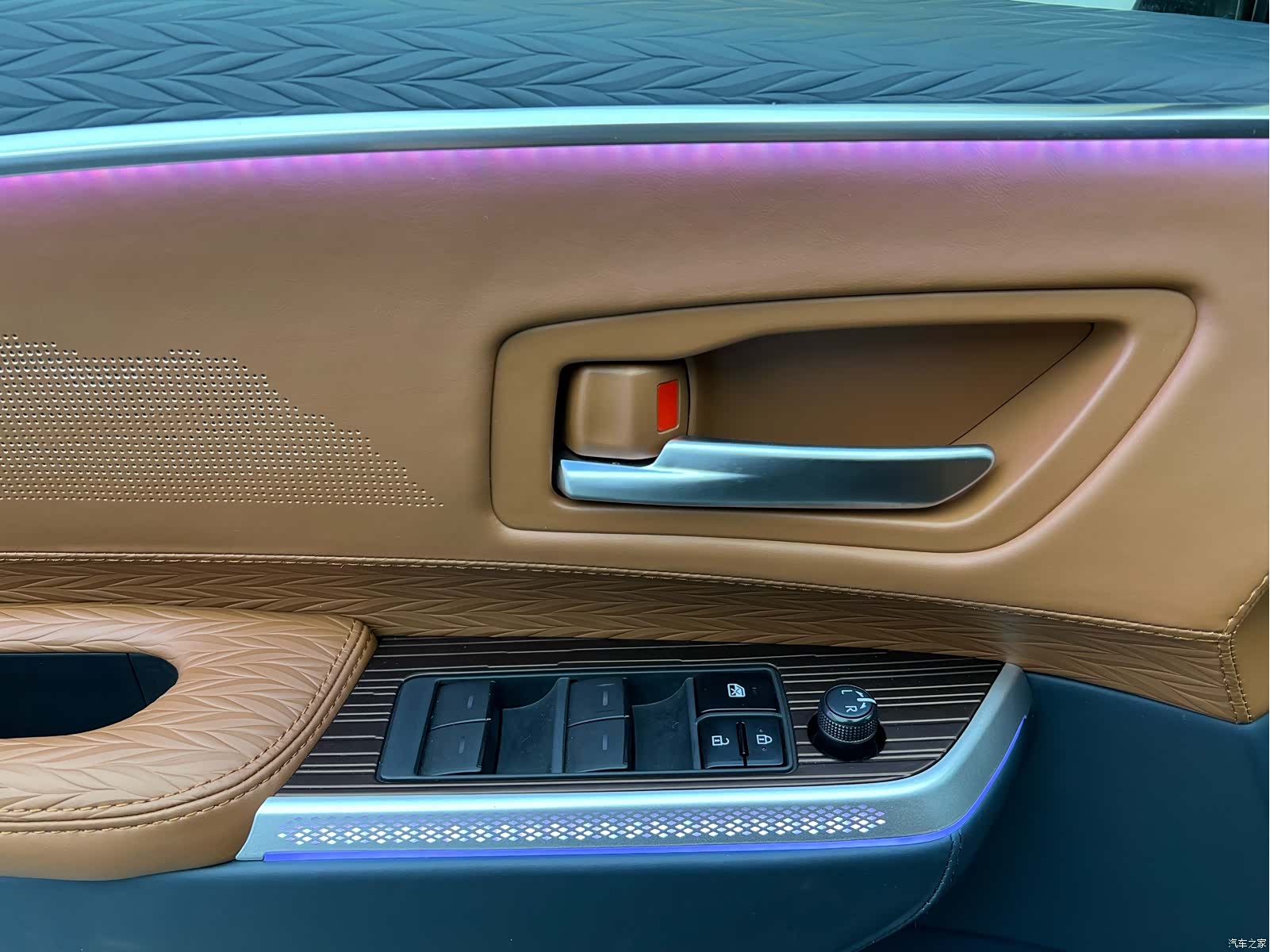 Toyota Granvia, 2024 все фото