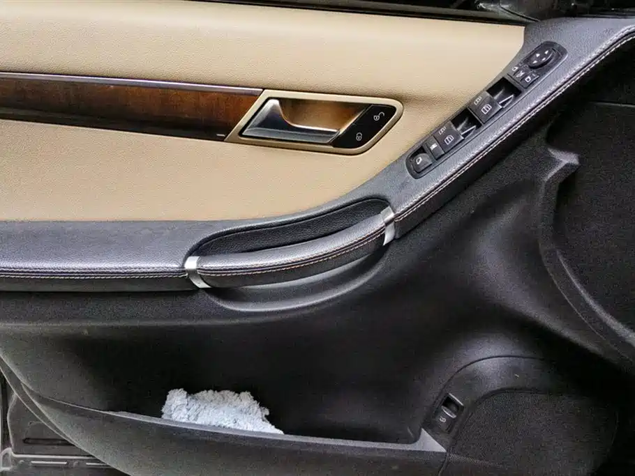 Mercedes-Benz R-class