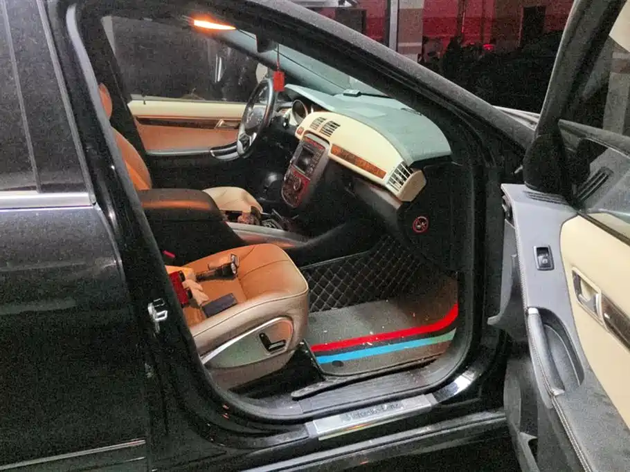 Mercedes-Benz R-class