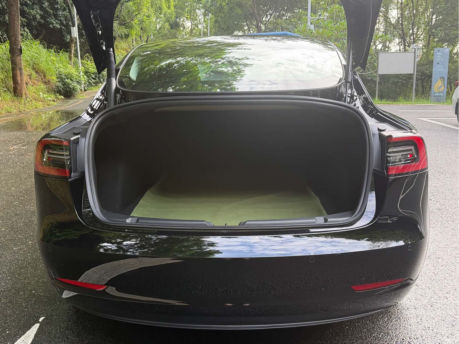 Tesla Model 3, 2023 18