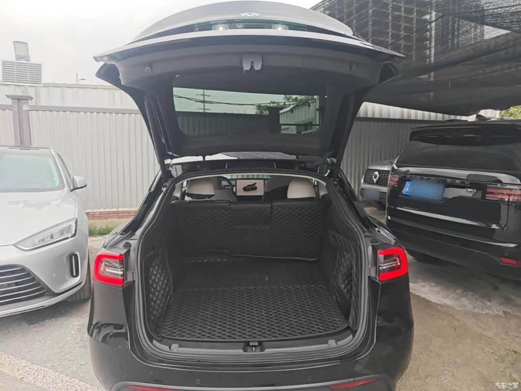 Tesla Model Y, 2022 15