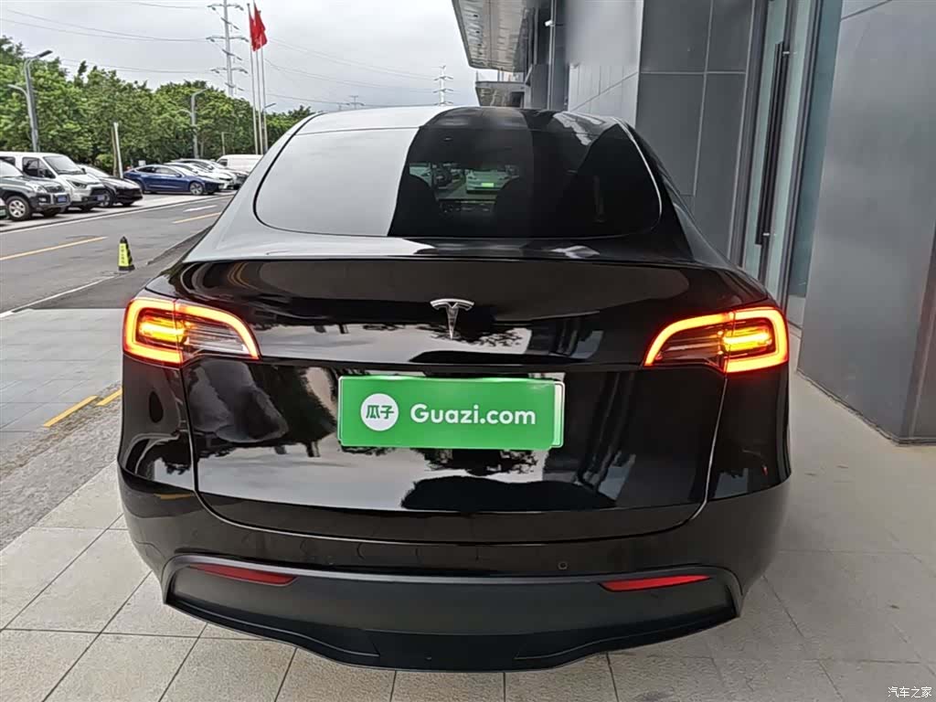 Tesla Model Y, 2023 6
