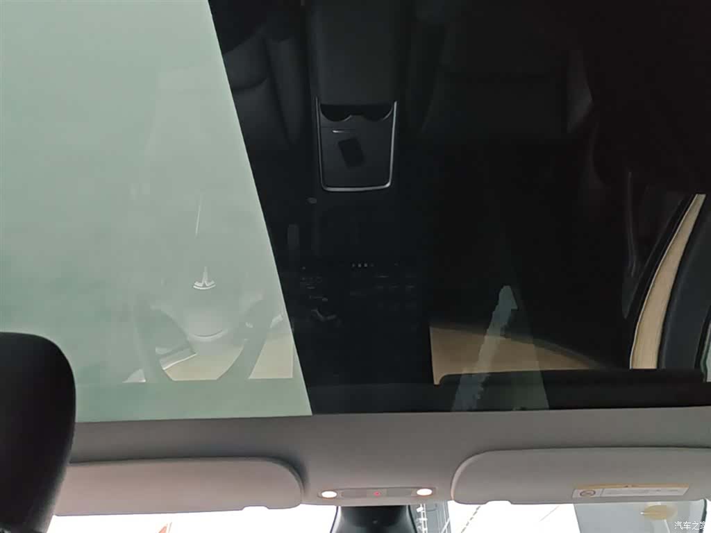 Tesla Model Y, 2023 18