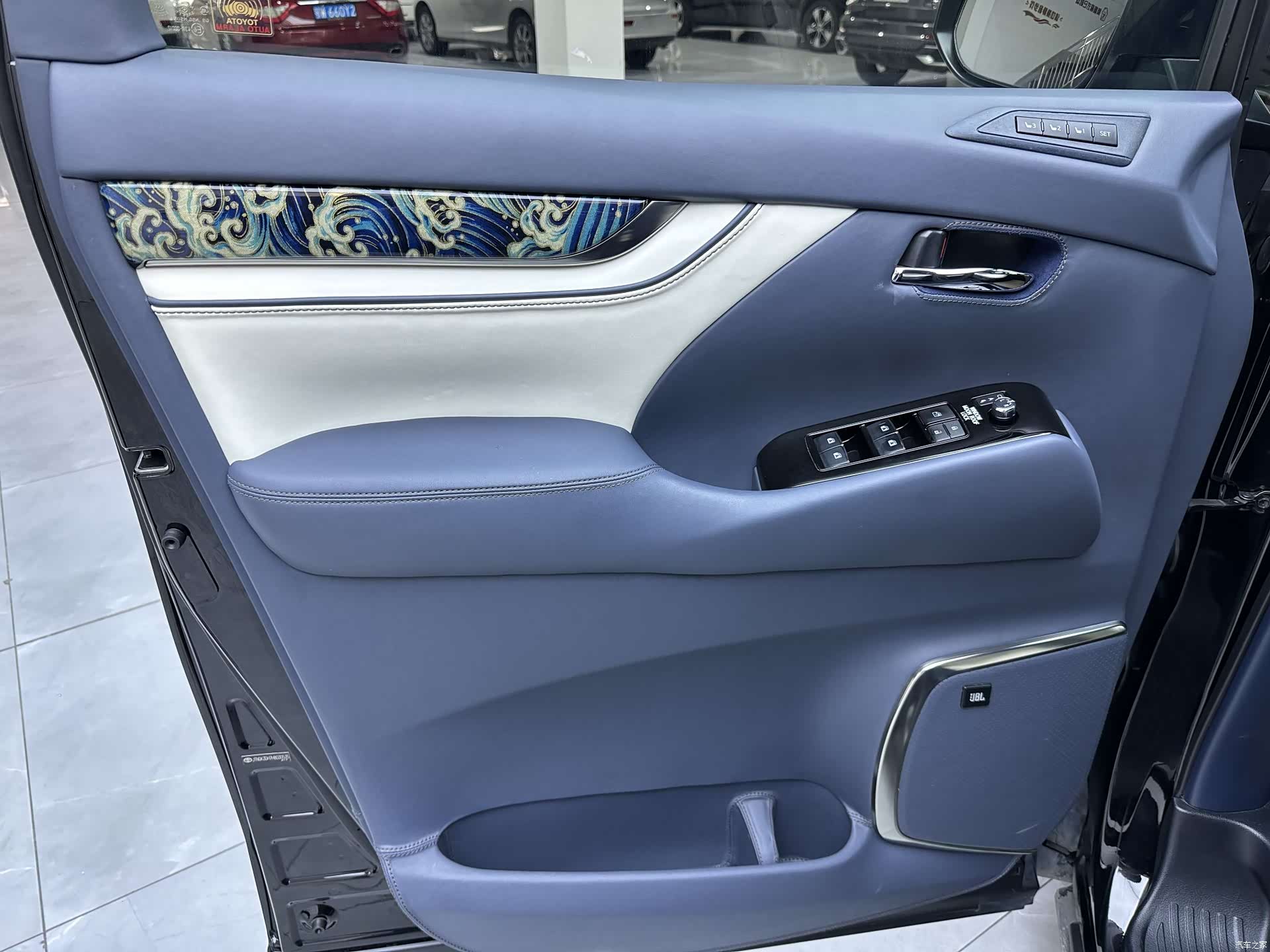 Toyota Alphard, 2018 12