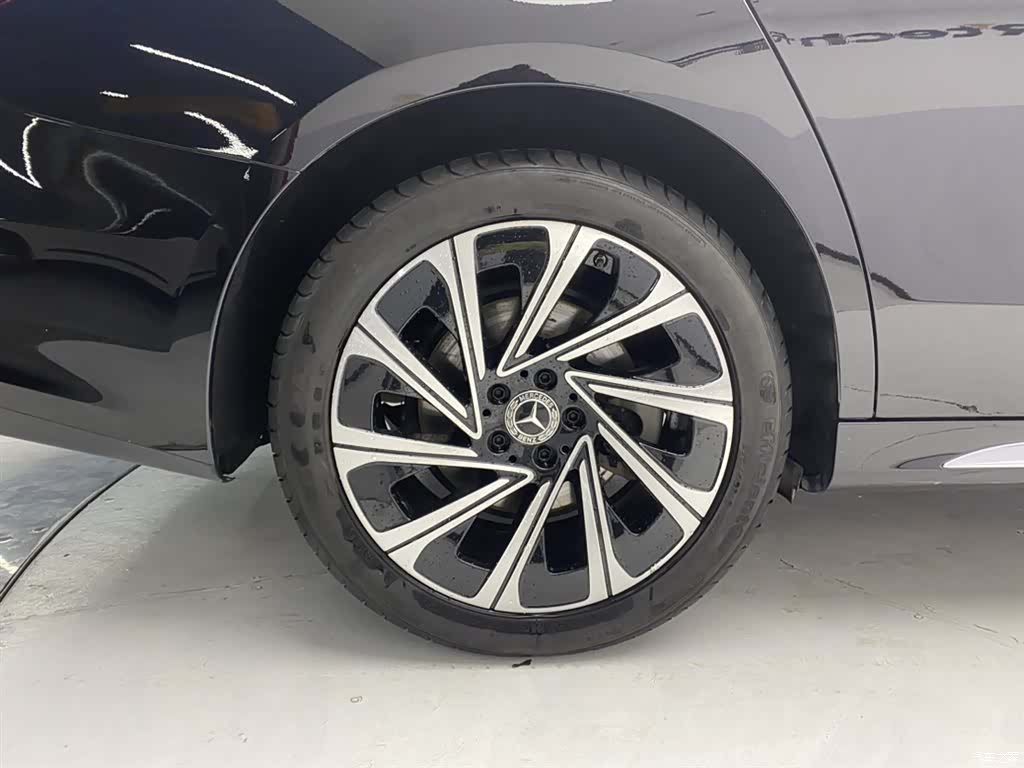 Mercedes-Benz E-Class, 2024 11