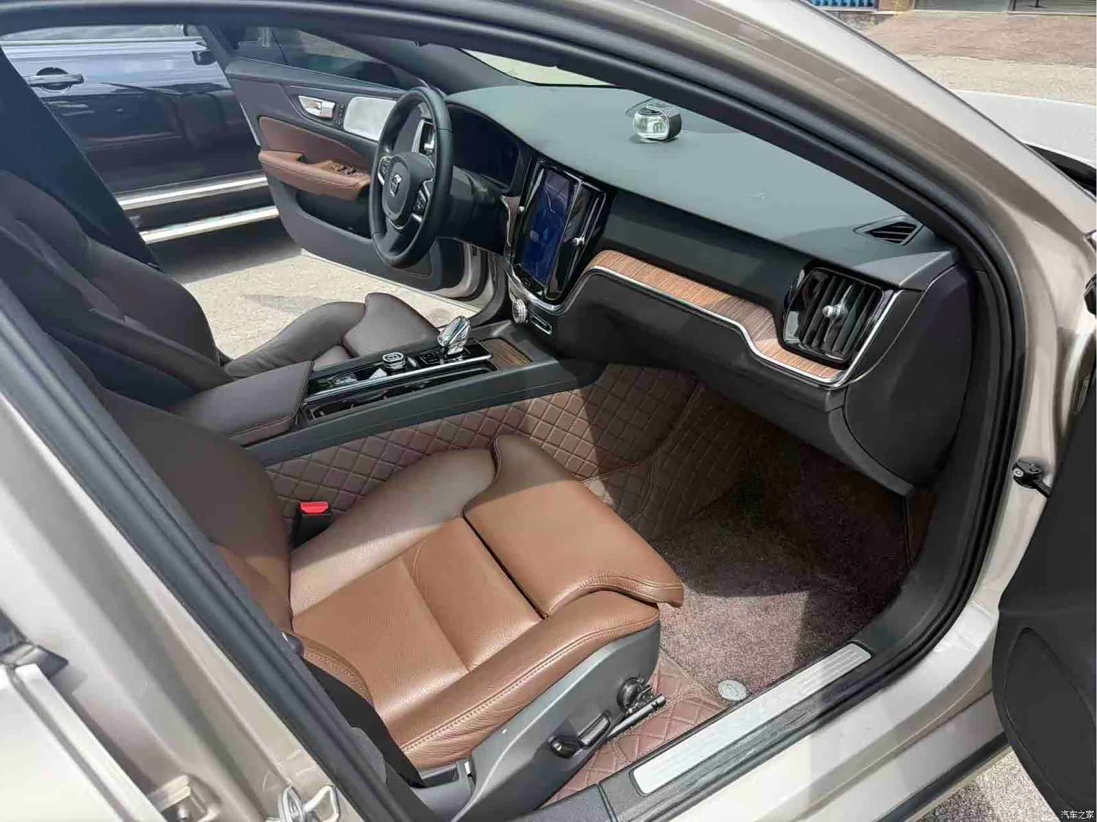 Volvo S60, 2022 4