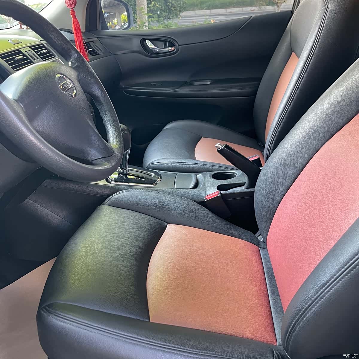 Nissan Tiida, 2012 8