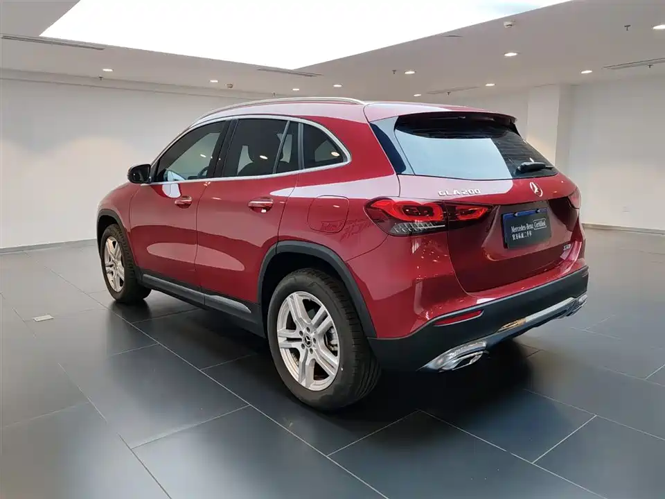 Mercedes-Benz GLA Mercedes-Benz GLA