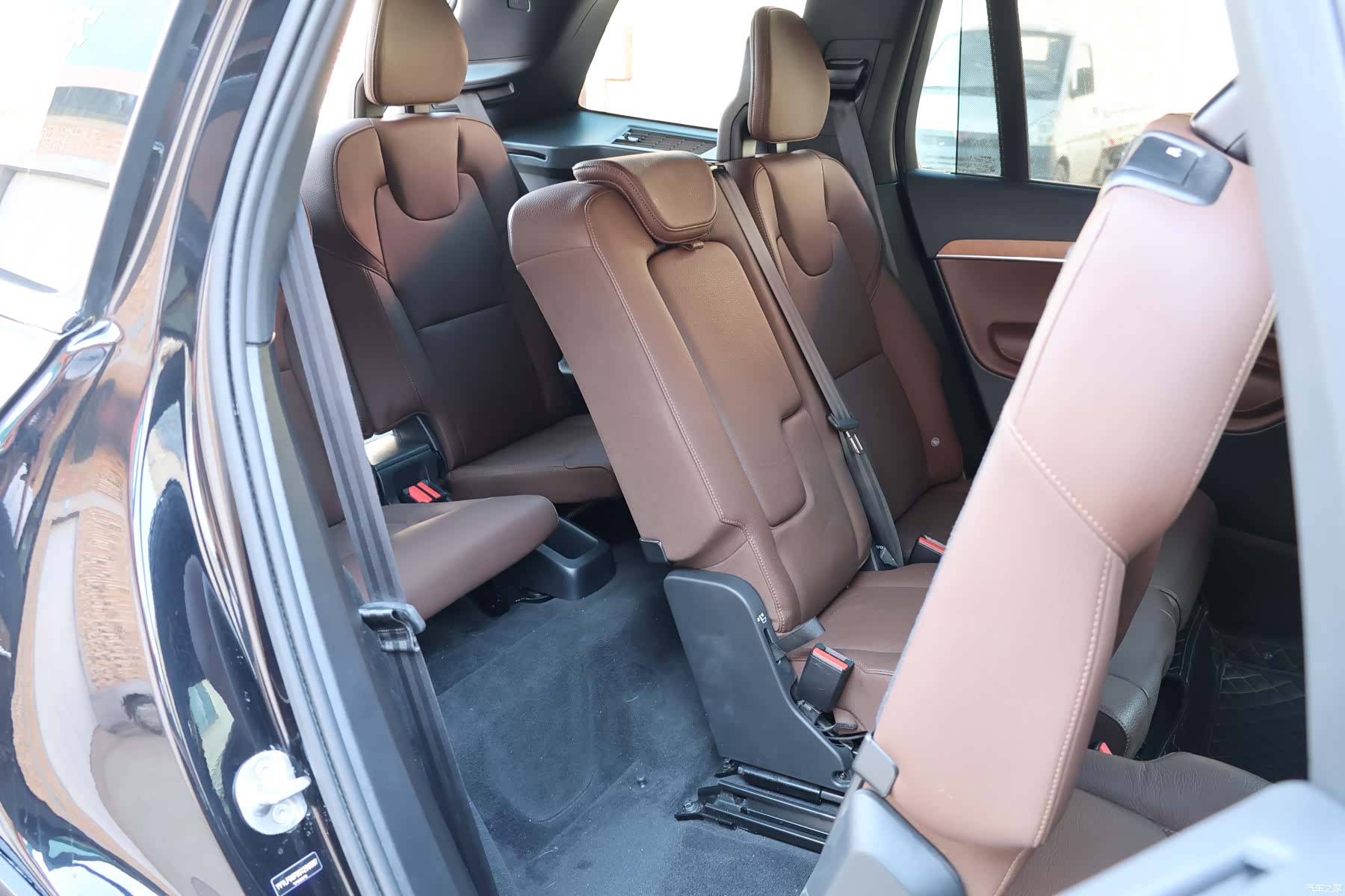 Volvo XC90, 2025 11
