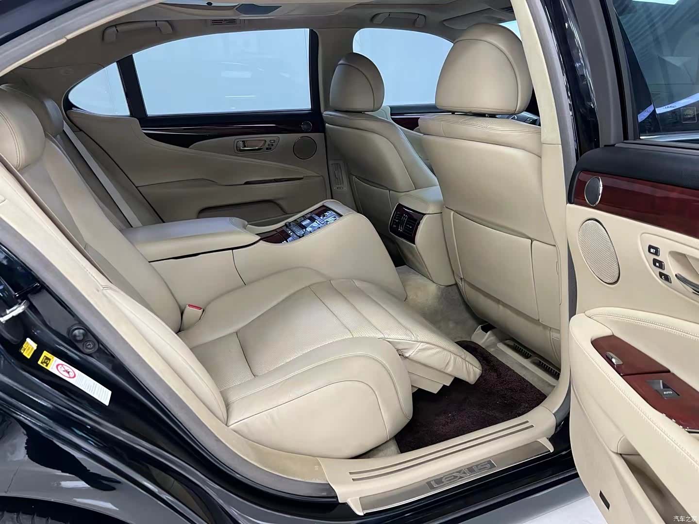 Lexus LS, 2009 10