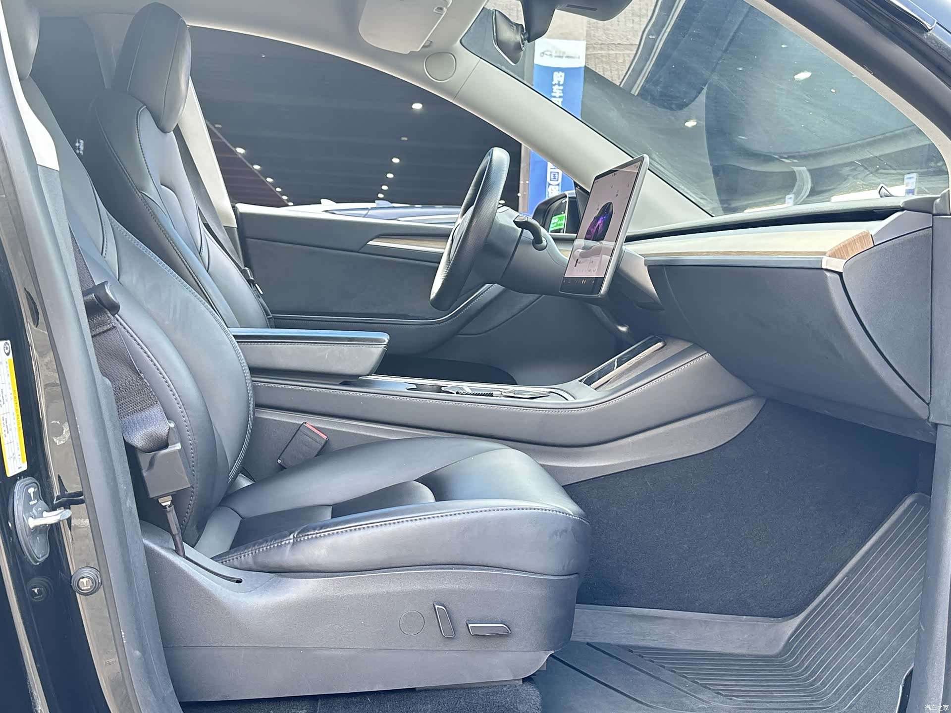 Tesla Model Y, 2022 15
