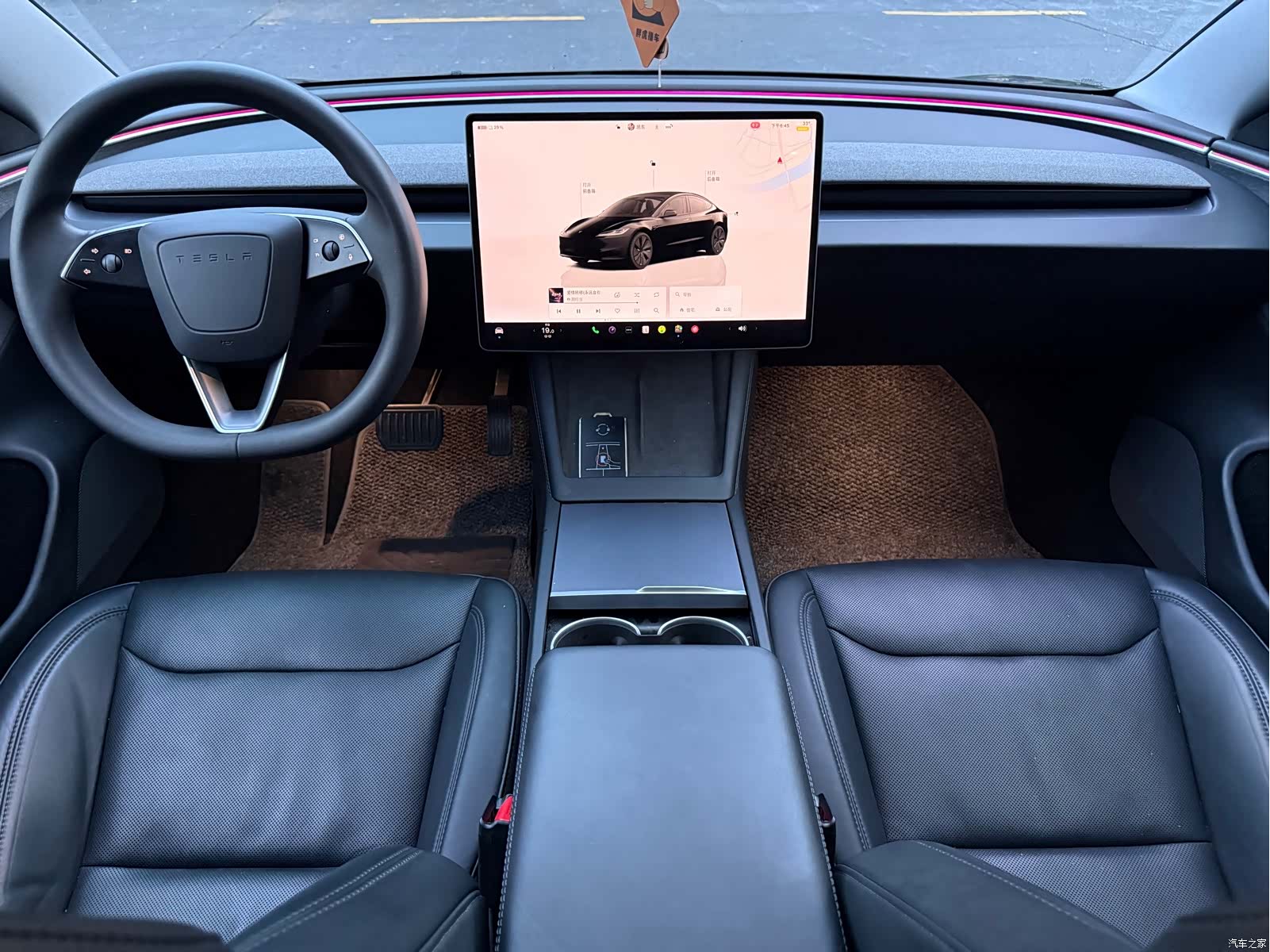 Tesla Model 3, 2023 13