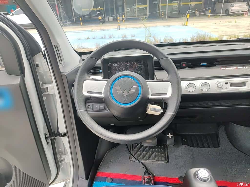 Wuling MINIEV, 2022 11