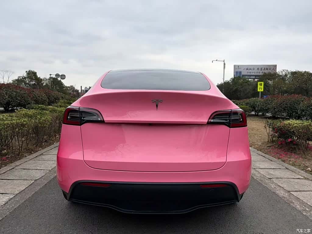 Tesla Model Y, 2023 3