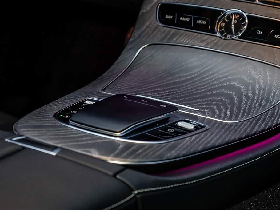 Mercedes-Benz CLS Mercedes-Benz CLS
