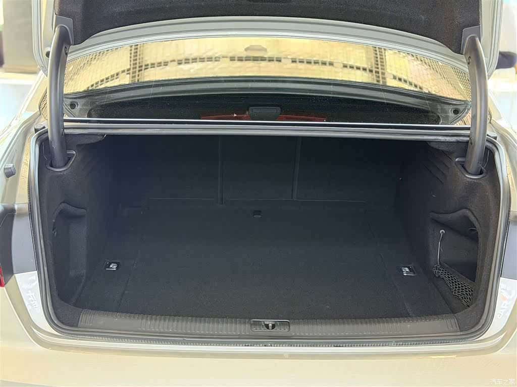 Audi A4L, 2021 13
