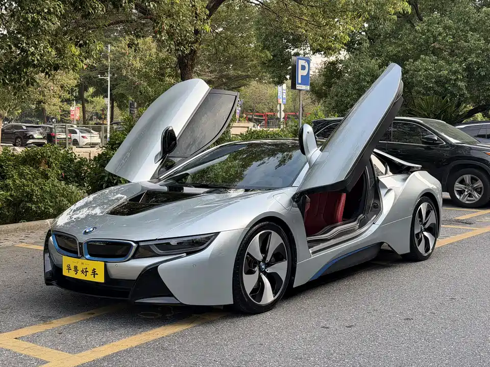 BMW i8
