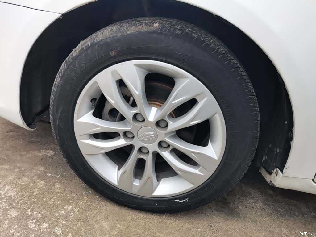 Geely Emgrand, 2015 23