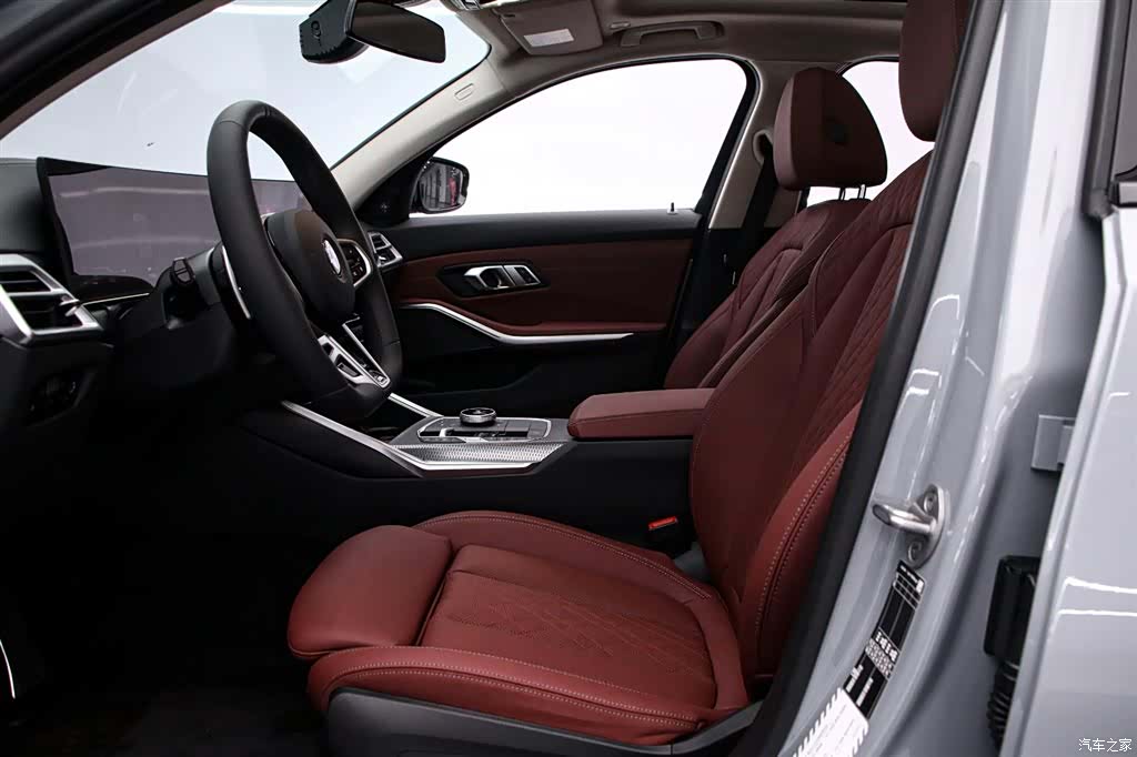 BMW 3 Series, 2025 12