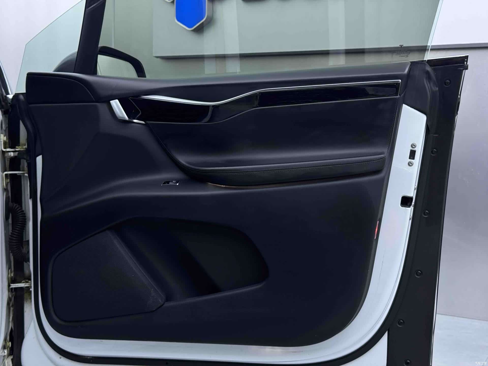 Tesla Model X, 2016 16