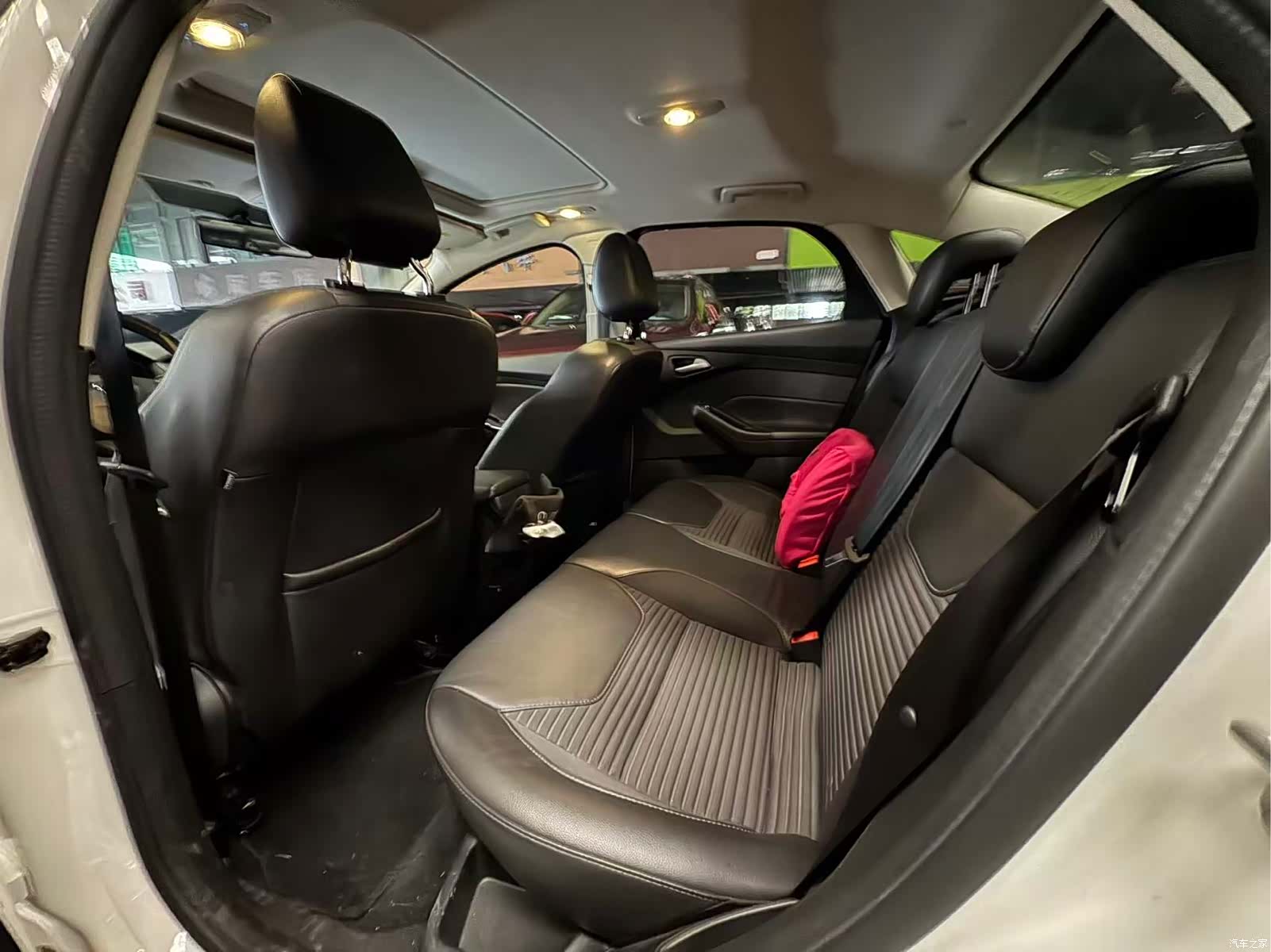Ford Focus, 2017 10