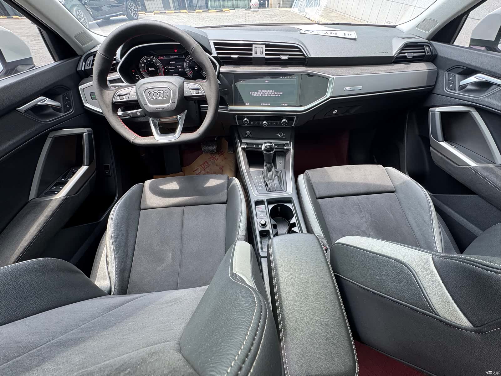 Audi Q3, 2022 все фото