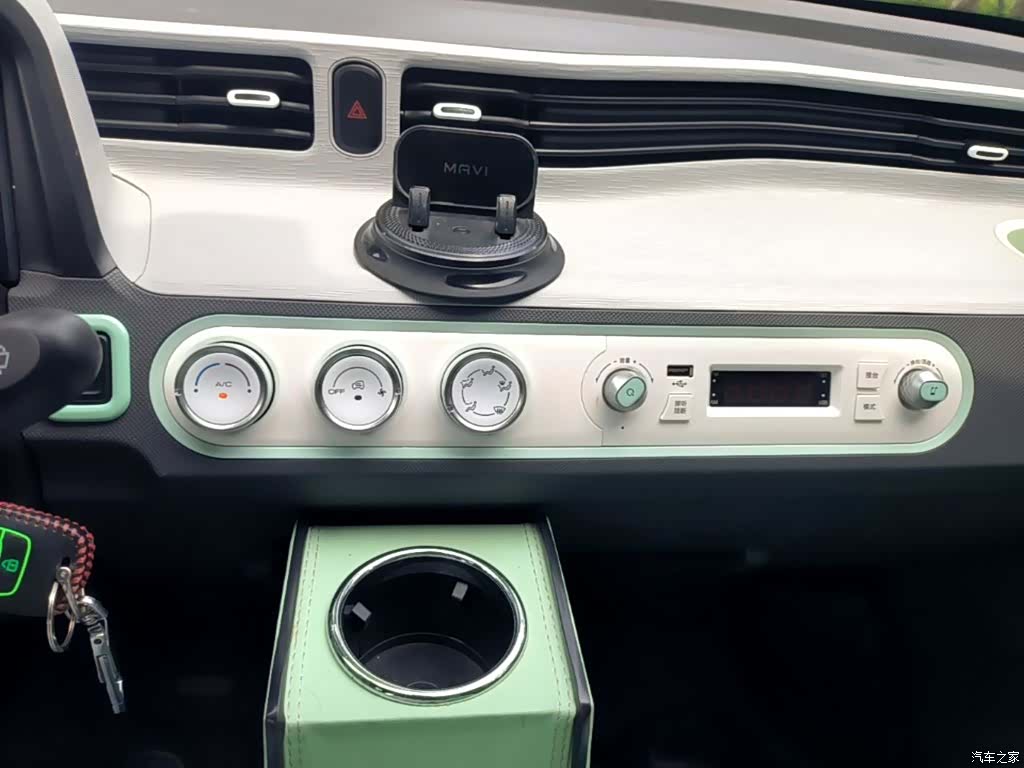 Wuling MINIEV, 2021 13