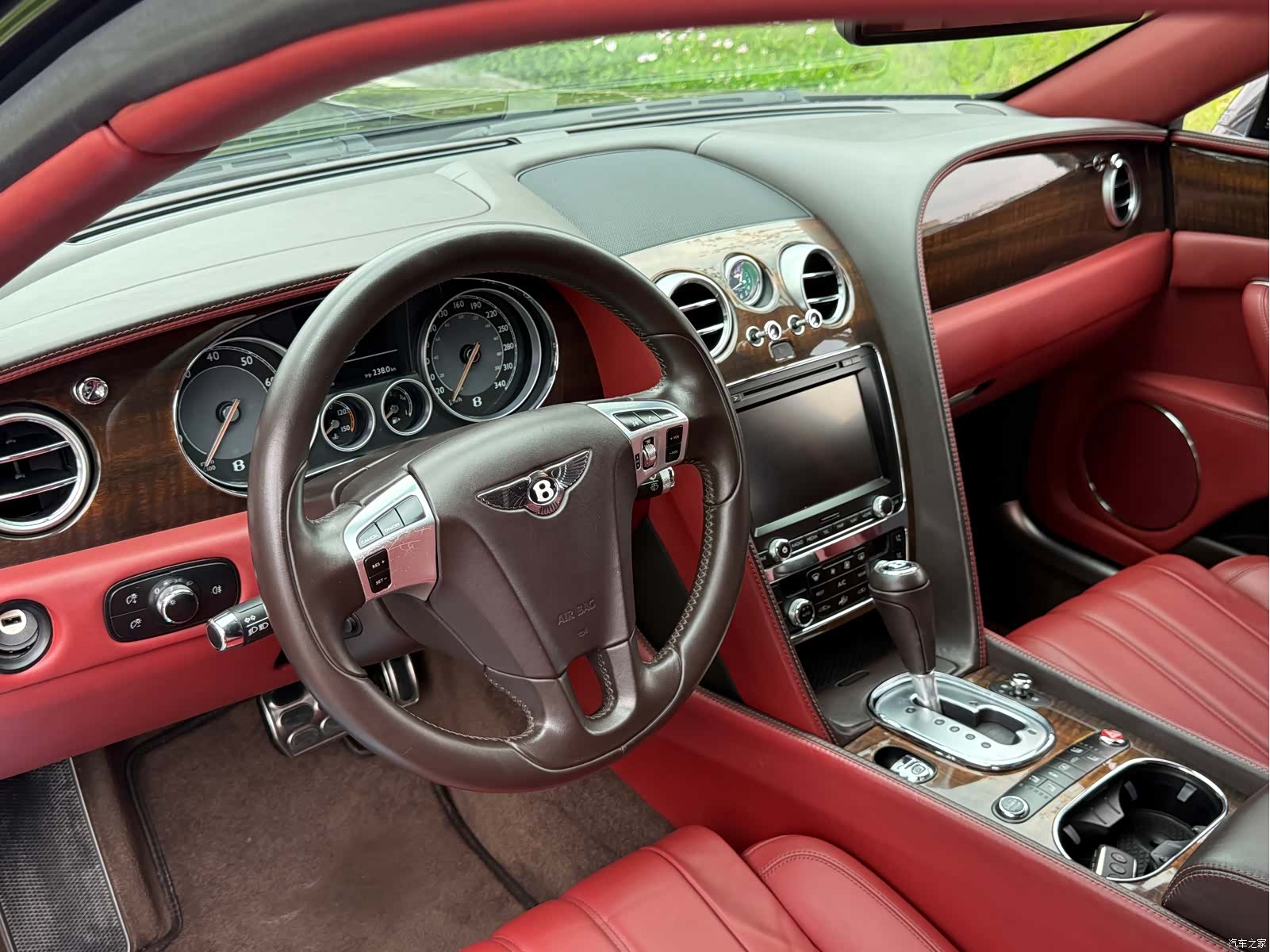 Bentley Flying Spur, 2015 7