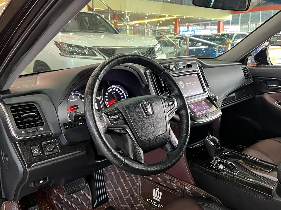 Toyota crown